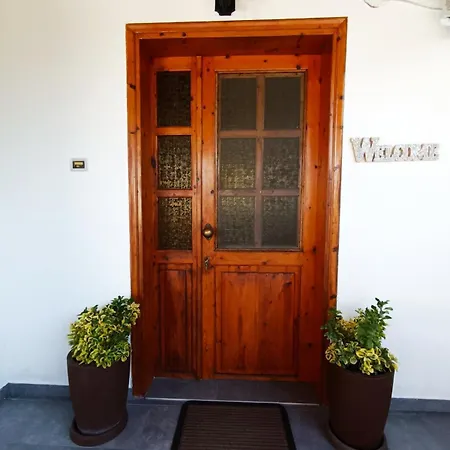 Holiday home τα πλατάνια *
